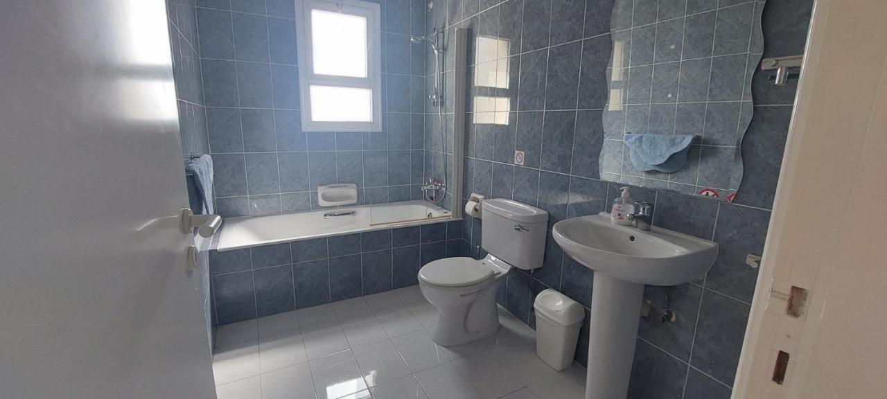 Spacious 2 Bedroom Apartment Peyia Exterior photo