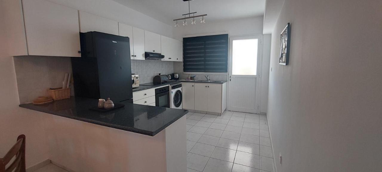 Spacious 2 Bedroom Apartment Peyia Exterior photo
