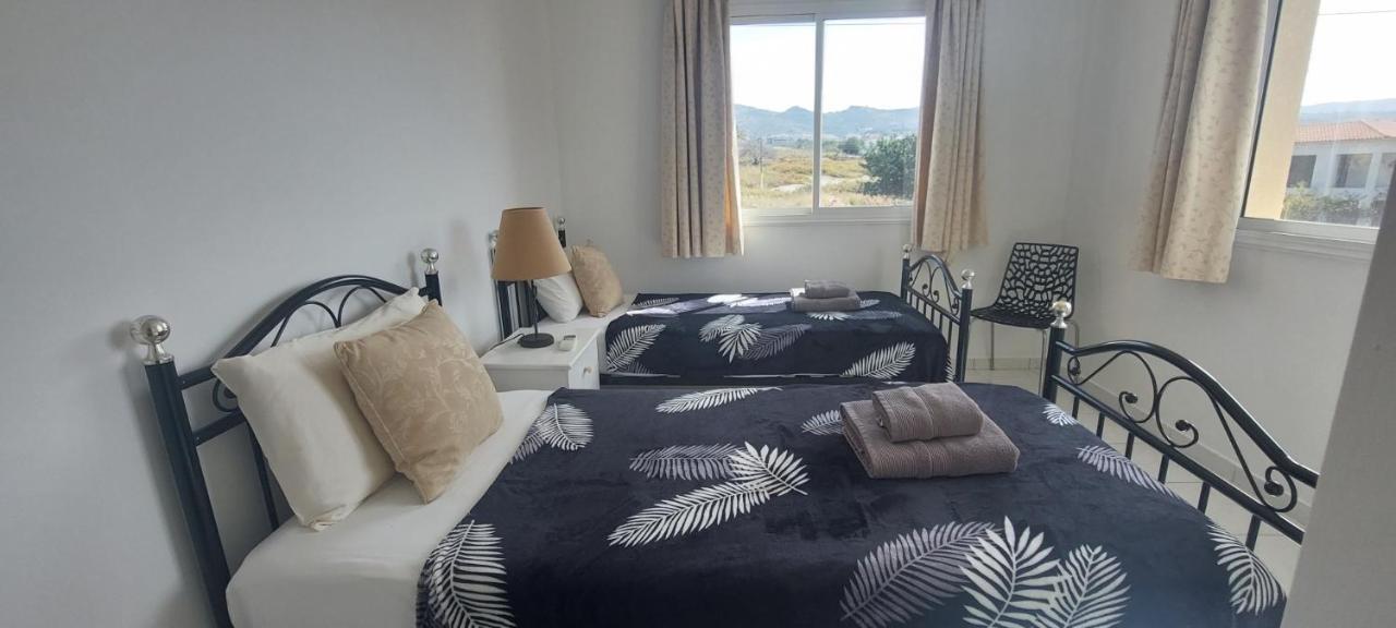 Spacious 2 Bedroom Apartment Peyia Exterior photo
